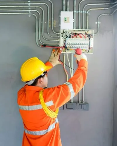 Instalaţii electrice pentru spaţii comerciale şi birouri în Timișoara